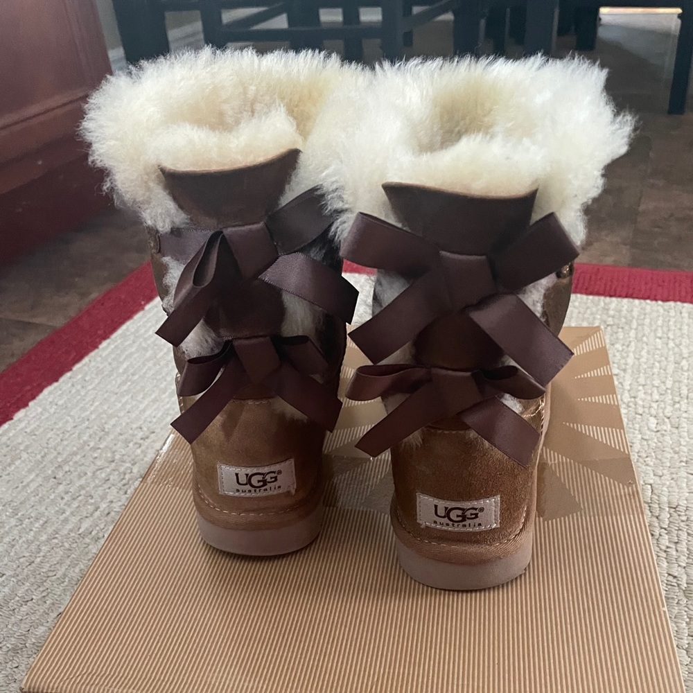 Ugg Bailey Bow